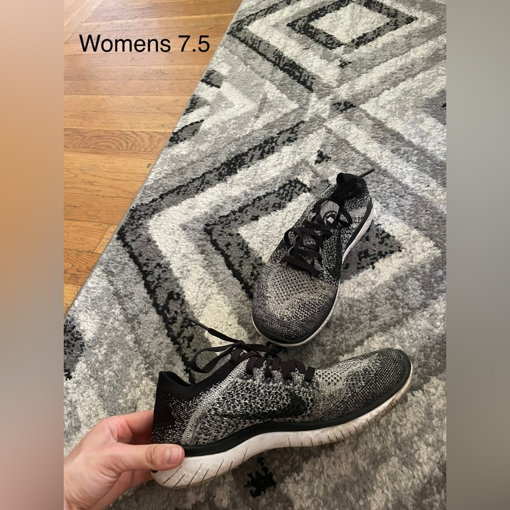 Nike womens size 7.5 grey
